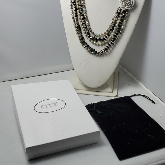 Ali khan glass beaded 5 strand stone with flower and gift box - Picture 2 of 7